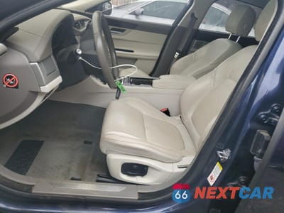 Zdjęcie 7 z 12 samochodu: 2016 JAGUAR XF PRESTIGE VIN:SAJBE4BV7GCY05580 - miniatura