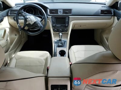 Zdjęcie 8 z 12 samochodu: 2017 VOLKSWAGEN PASSAT SE VIN:1VWGT7A32HC057881 - miniatura