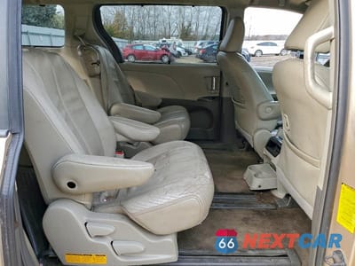 Zdjęcie 11 z 13 samochodu: 2014 TOYOTA SIENNA XLE VIN:5TDYK3DC0ES434300 - miniatura