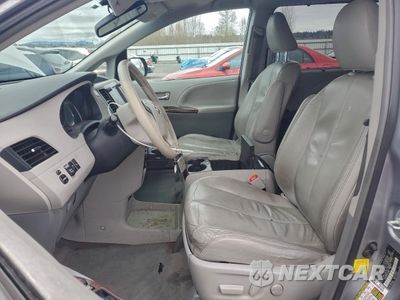 Zdjęcie 7 z 16 samochodu: 2012 TOYOTA SIENNA XLE VIN:5TDYK3DCXCS224882 - miniatura