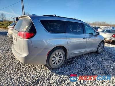 Trzecie zdjęcie samochodu z tyłu: 2017 CHRYSLER PACIFICA TOURING L VIN:2C4RC1BG6HR771028 - miniatura