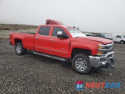 Czwarte zdjęcie samochodu z boku: 2016 CHEVROLET SILVERADO K3500 LTZ VIN:1GC4K0E88GF243735 - miniatura
