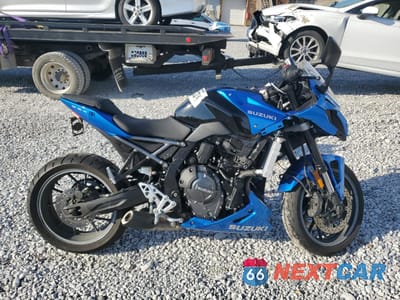 2024 SUZUKI GSX800 F JS1EM13B6R7101474 - główne zdjęcie licytacji z USA - miniatura