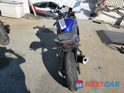 Czwarte zdjęcie samochodu z boku: 2024 YAMAHA YZFR3 A VIN:MH3RH18Y2RK017966 - miniatura