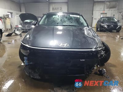 Piąte zdjęcie samochodu w środku: 2024 HYUNDAI SONATA HYBRID VIN:KMHL34JJ0RA101528 - miniatura