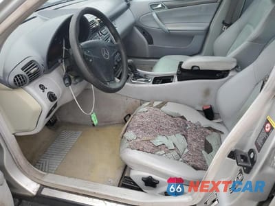 Zdjęcie 7 z 12 samochodu: 2004 MERCEDES-BENZ C 230K SPORT SEDAN VIN:WDBRF40J64F553534 - miniatura