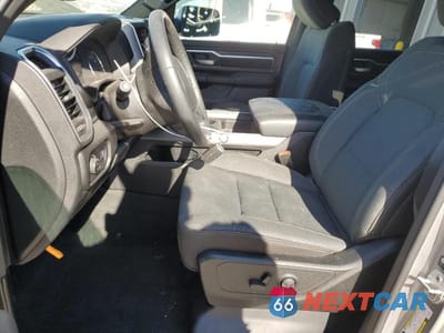 Zdjęcie 7 z 11 samochodu: 2024 RAM 1500 BIG HORN/LONE STAR VIN:1C6RRFFG7RN168441 - miniatura