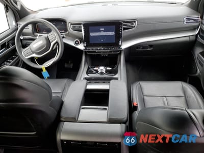 Zdjęcie 8 z 13 samochodu: 2024 JEEP WAGONEER L SERIES II VIN:1C4SJSBP3RS140086 - miniatura