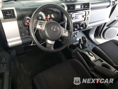 Zdjęcie 8 z 14 samochodu: 2013 TOYOTA FJ CRUISER VIN:JTEBU4BF9DK151916 - miniatura