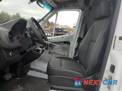 Zdjęcie 7 z 14 samochodu: 2025 MERCEDES-BENZ SPRINTER 2500 VIN:W1Y4KCHY5SP755223 - miniatura