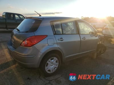 Trzecie zdjęcie samochodu z tyłu: 2011 NISSAN VERSA 1.8 S VIN:3N1BC1CP1BL478631 - miniatura