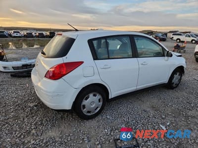 Trzecie zdjęcie samochodu z tyłu: 2009 NISSAN VERSA S VIN:3N1BC13E29L489713 - miniatura