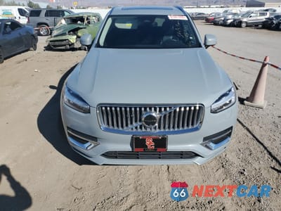 Piąte zdjęcie samochodu w środku: 2024 VOLVO XC90 PLUS VIN:YV4062PE5R1200226 - miniatura