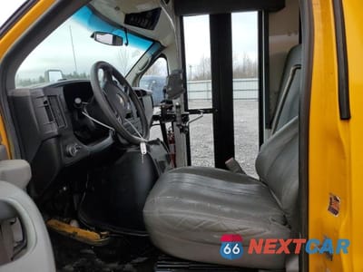 Piąte zdjęcie samochodu w środku: 2012 CHEVROLET EXPRESS G33503 SCHOOL BUS VIN:1GB0G2BA9C1180319 - miniatura