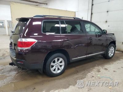 Trzecie zdjęcie samochodu z tyłu: 2013 TOYOTA HIGHLANDER BASE VIN:5TDBK3EH4DS217086 - miniatura