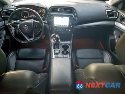 Zdjęcie 8 z 12 samochodu: 2017 NISSAN MAXIMA 3.5S VIN:1N4AA6AP9HC377443 - miniatura
