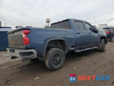 Trzecie zdjęcie samochodu z tyłu: 2022 CHEVROLET SILVERADO K3500 LT VIN:1GC4YTE77NF358864 - miniatura