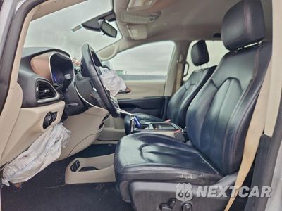 Zdjęcie 7 z 17 samochodu: 2018 CHRYSLER PACIFICA TOURING L VIN:2C4RC1BG9JR124208 - miniatura