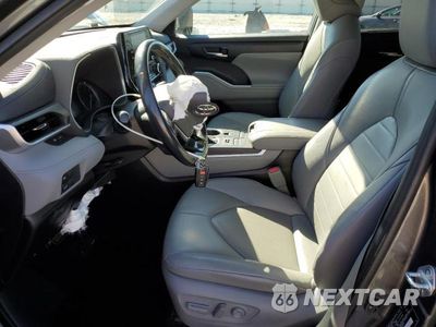 Zdjęcie 7 z 13 samochodu: 2021 TOYOTA HIGHLANDER XLE VIN:5TDHZRBH4MS528045 - miniatura