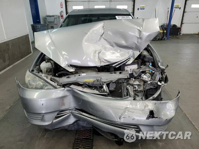 Piąte zdjęcie samochodu w środku: 2005 TOYOTA CAMRY LE VIN:4T1BE32K25U551066 - miniatura