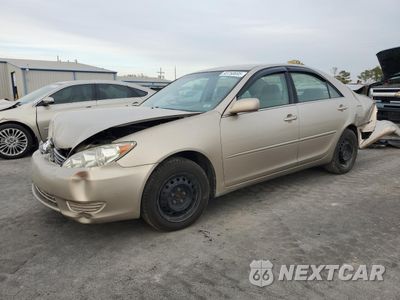 2005 TOYOTA CAMRY LE 4T1BE32K15U639199 - główne zdjęcie licytacji z USA - miniatura