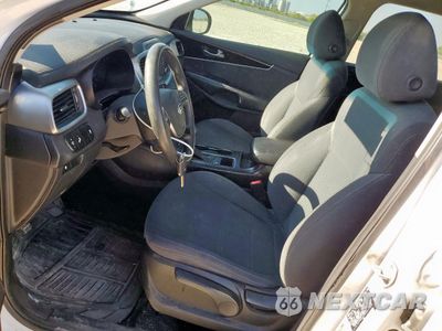 Zdjęcie 7 z 14 samochodu: 2019 KIA SORENTO L VIN:5XYPG4A39KG531849 - miniatura