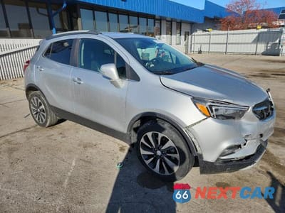 Czwarte zdjęcie samochodu z boku: 2018 BUICK ENCORE PREFERRED II VIN:KL4CJBSB4JB682112 - miniatura