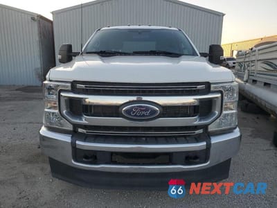 Piąte zdjęcie samochodu w środku: 2022 FORD F350 XLT 6.7L V8 TDSL CAB & CHASSIS VIN:1FD8W3HT8NED68028 - miniatura