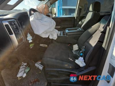 Zdjęcie 7 z 11 samochodu: 2018 CHEVROLET SILVERADO 3500HD UTILITY / SERVICETRUCK VIN:1GB4KZCY3JF247971 - miniatura