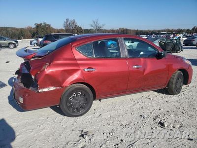 Trzecie zdjęcie samochodu z tyłu: 2018 NISSAN VERSA S VIN:3N1CN7AP9JL846069 - miniatura