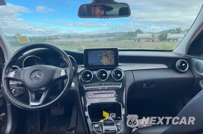Zdjęcie 9 z 11 samochodu: 2015 MERCEDES-BENZ C 300 4MATIC VIN:55SWF4KB1FU033791 - miniatura