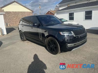 Czwarte zdjęcie samochodu z boku: 2023 LAND ROVER RANGE ROVER SE VIN:SALKPBE75PA009702 - miniatura