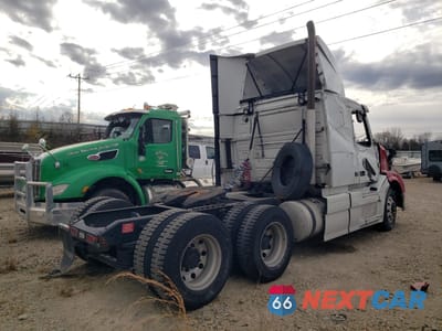 Czwarte zdjęcie samochodu z boku: 2015 VOLVO VNL SEMI TRUCK VIN:4V4NC9DG5FN921414 - miniatura