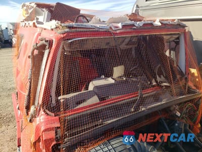 Zdjęcie 9 z 10 samochodu: 2018 VOLVO VN VNL VIN:4V4NC9EHXJN999316 - miniatura