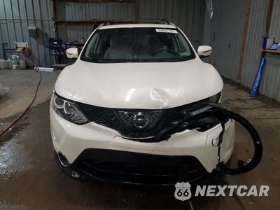 Piąte zdjęcie samochodu w środku: 2018 NISSAN ROGUE SPORT S VIN:JN1BJ1CR1JW280373 - miniatura