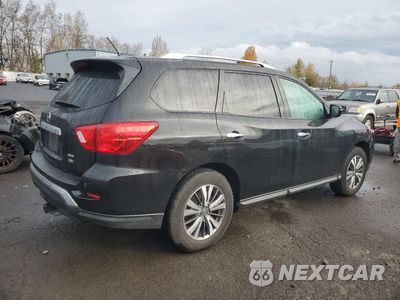 Trzecie zdjęcie samochodu z tyłu: 2018 NISSAN PATHFINDER S VIN:5N1DR2MM2JC630565 - miniatura