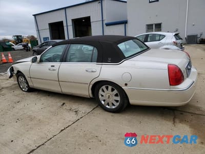 Drugie zdjęcie samochodu z przodu: 2003 LINCOLN TOWN CAR CARTIER VIN:1LNHM83W23Y619173 - miniatura