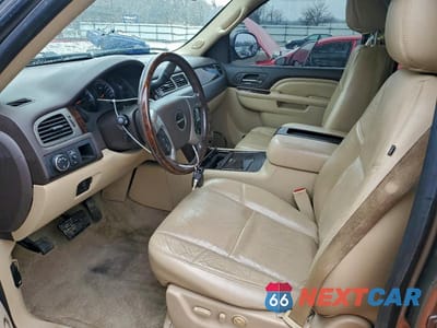 Zdjęcie 7 z 13 samochodu: 2012 GMC YUKON XL DENALI VIN:1GKS2MEF4CR247307 - miniatura