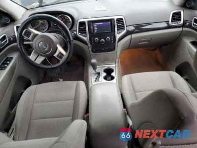 Zdjęcie 8 z 13 samochodu: 2011 JEEP GRAND CHEROKEE LAREDO VIN:1J4RR4GG4BC567279 - miniatura
