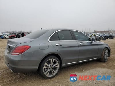 Trzecie zdjęcie samochodu z tyłu: 2018 MERCEDES-BENZ C 300 4MATIC VIN:55SWF4KBXJU262043 - miniatura