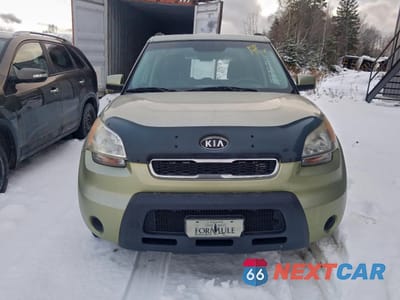 Piąte zdjęcie samochodu w środku: 2010 KIA SOUL + VIN:KNDJT2A25A7157975 - miniatura