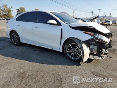 Czwarte zdjęcie samochodu z boku: 2023 KIA FORTE LX VIN:3KPF24AD9PE650802 - miniatura