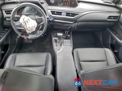 Zdjęcie 8 z 13 samochodu: 2019 LEXUS UX 250H VIN:JTHU9JBH1K2019419 - miniatura