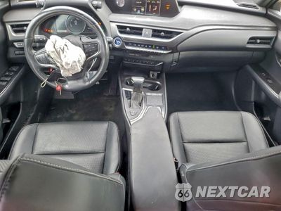 Zdjęcie 8 z 13 samochodu: 2019 LEXUS UX 250H VIN:JTHU9JBH1K2019419 - miniatura