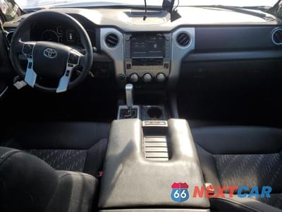 Zdjęcie 8 z 11 samochodu: 2021 TOYOTA TUNDRA CREWMAX SR5 VIN:5TFDY5F13MX996530 - miniatura