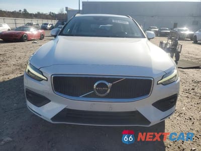 Piąte zdjęcie samochodu w środku: 2020 VOLVO V60 T5 MOMENTUM VIN:YV1102EK0L2376887 - miniatura