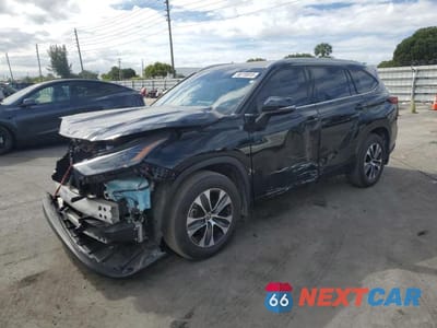 2022 TOYOTA HIGHLANDER XLE 5TDGZRBH0NS585727 - główne zdjęcie licytacji z USA - miniatura