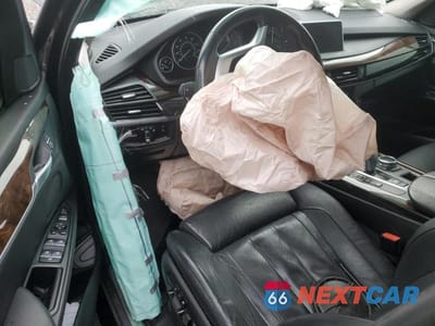 Zdjęcie 8 z 13 samochodu: 2015 BMW X5 XDRIVE35I VIN:5UXKR0C58F0K58294 - miniatura