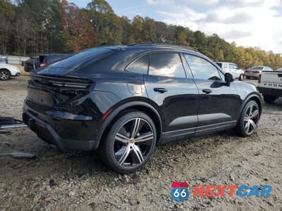 Trzecie zdjęcie samochodu z tyłu: 2025 PORSCHE MACAN VIN:WP1AD2XA1SL077024 - miniatura