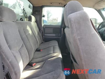 Zdjęcie 10 z 15 samochodu: 2003 CHEVROLET SILVERADO K2500 HEAVY DUTY VIN:1GCHK29U23E144655 - miniatura